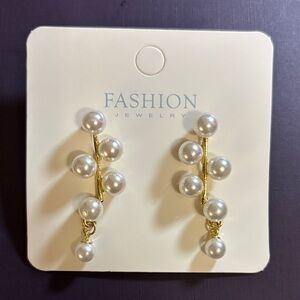 Elegant Gold and Pearl Drop Earrings